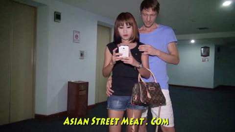 16748